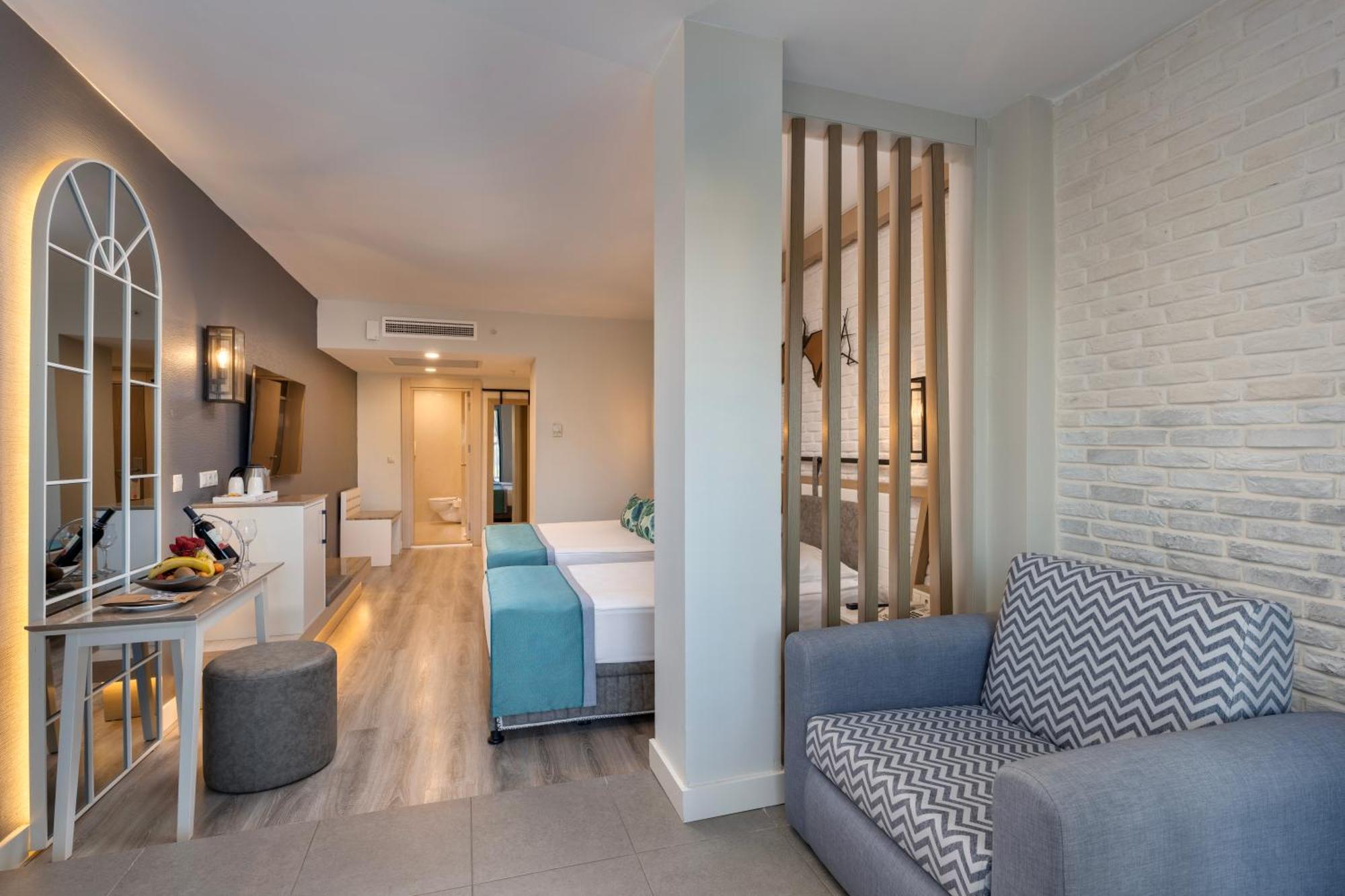 Deluxe Triple Room